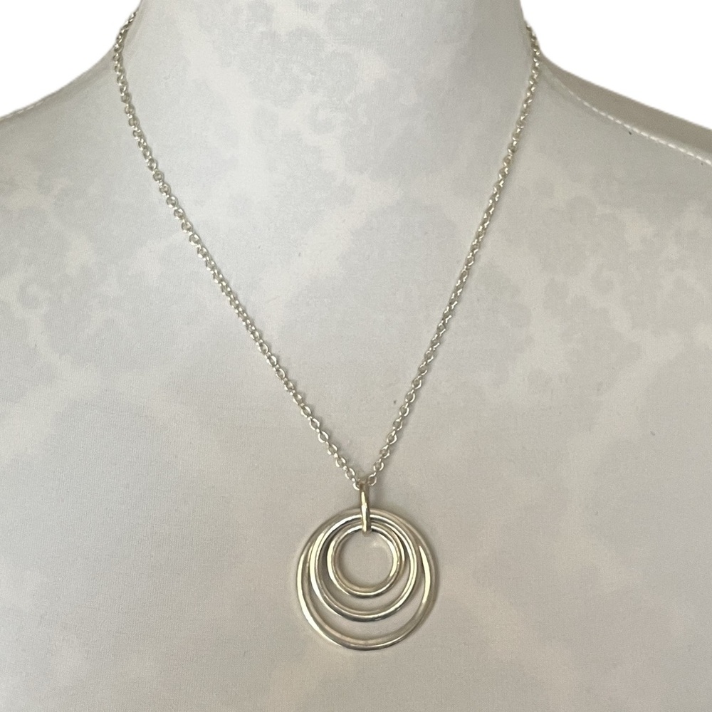Silver Tone Triple Circle Pendant Necklace